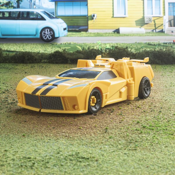 Transformers EarthSpark Spin Changer Bumblebee Image  (32 of 74)